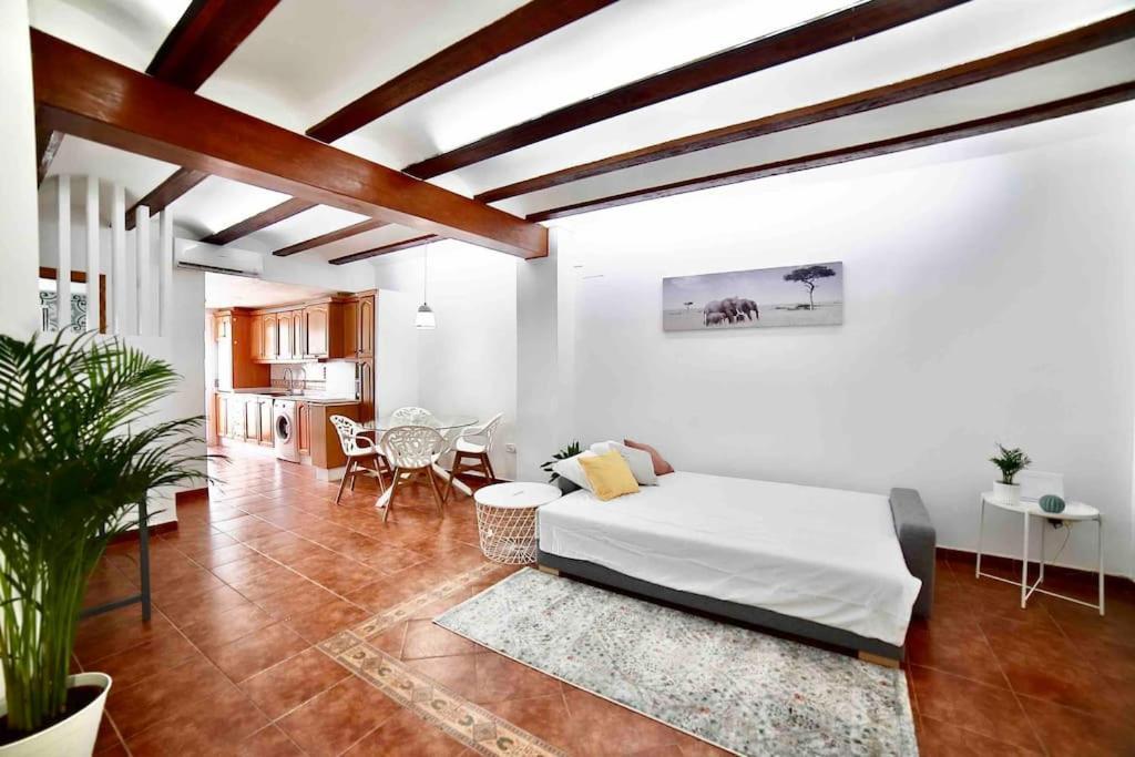 Апартаменты Lux Living - Valencia Center Экстерьер фото